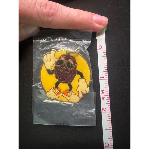 New Metal Enamel The California Raisins Band Moves Key Chain Vintage 1988 CALRAB - Picture 3 of 3